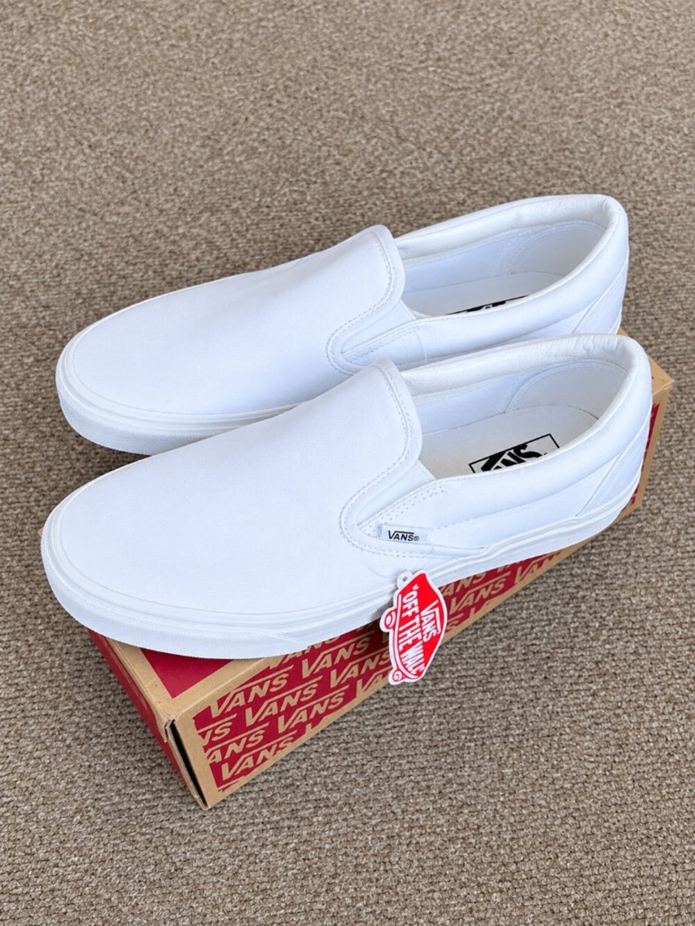 Vans Classic Slip-On True White Canvas Shoes Men’s 11.5 Women’s 13 NWT